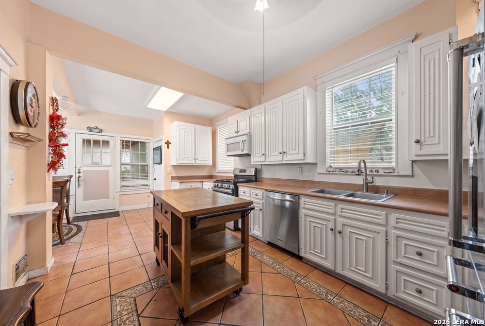 main property photo 13