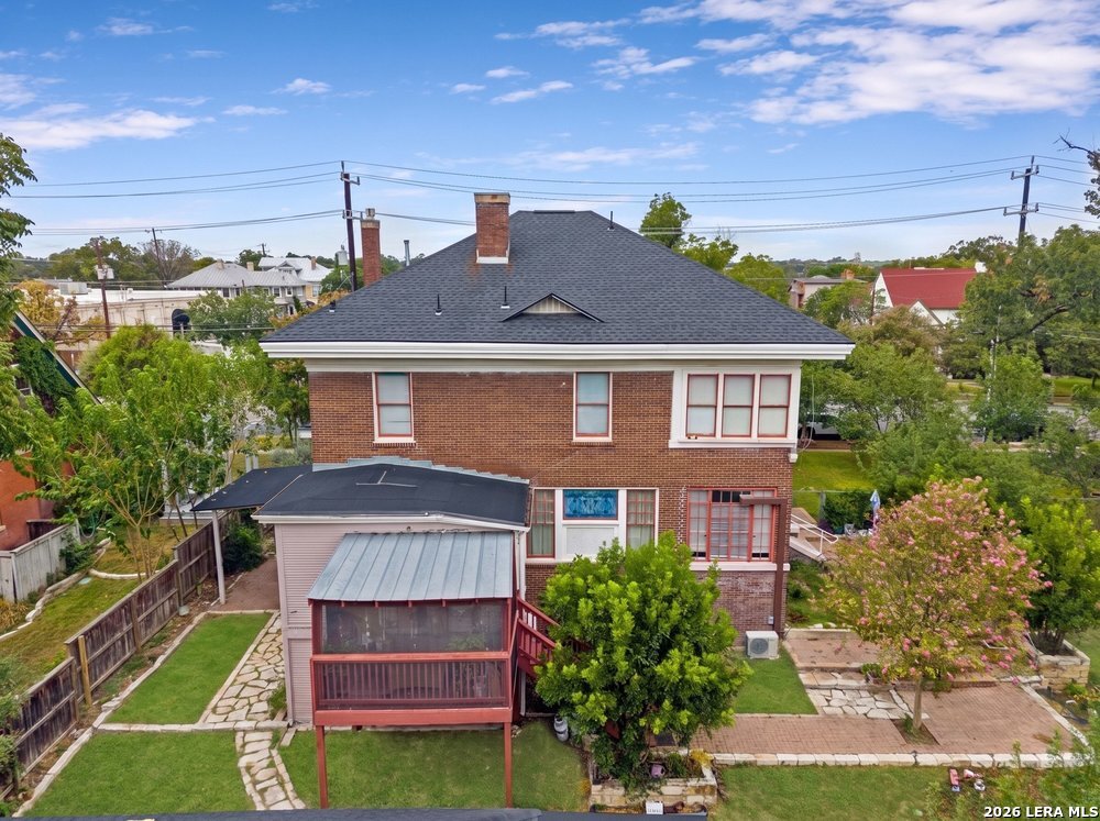 main property photo 28