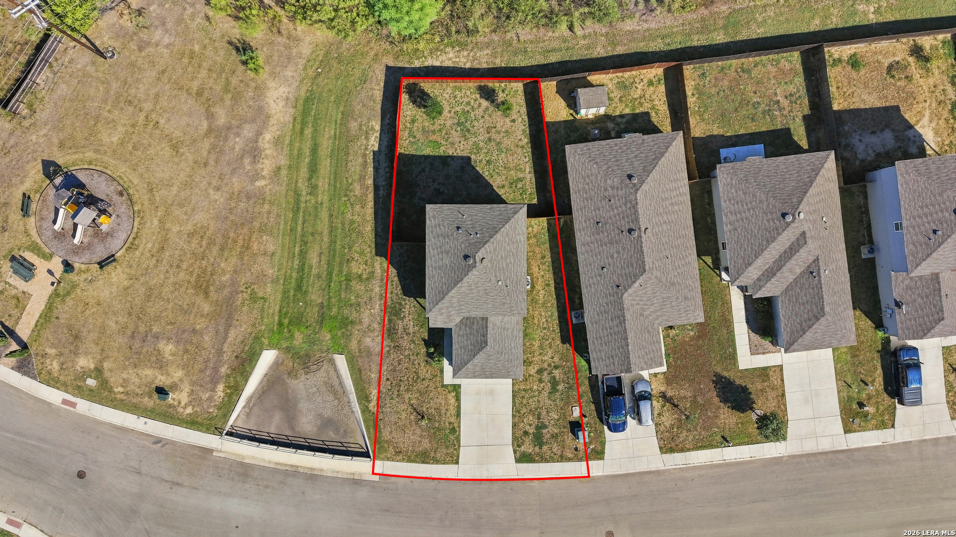 main property photo 30