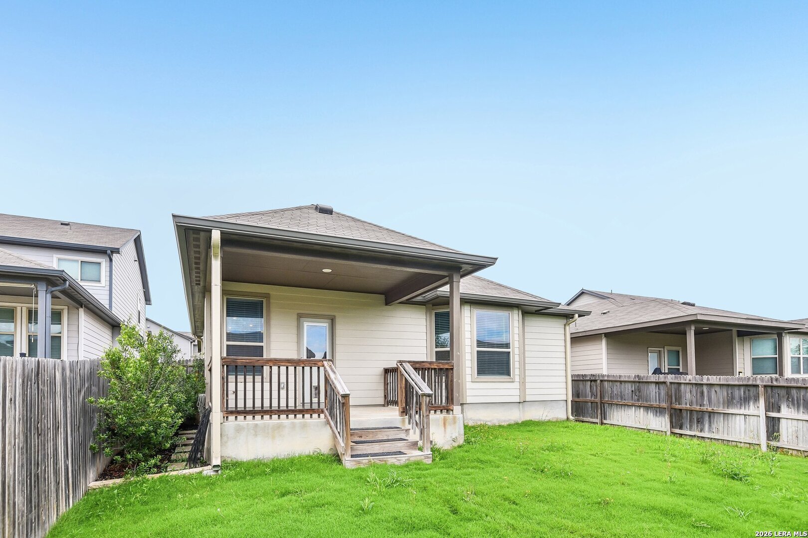 main property photo 28