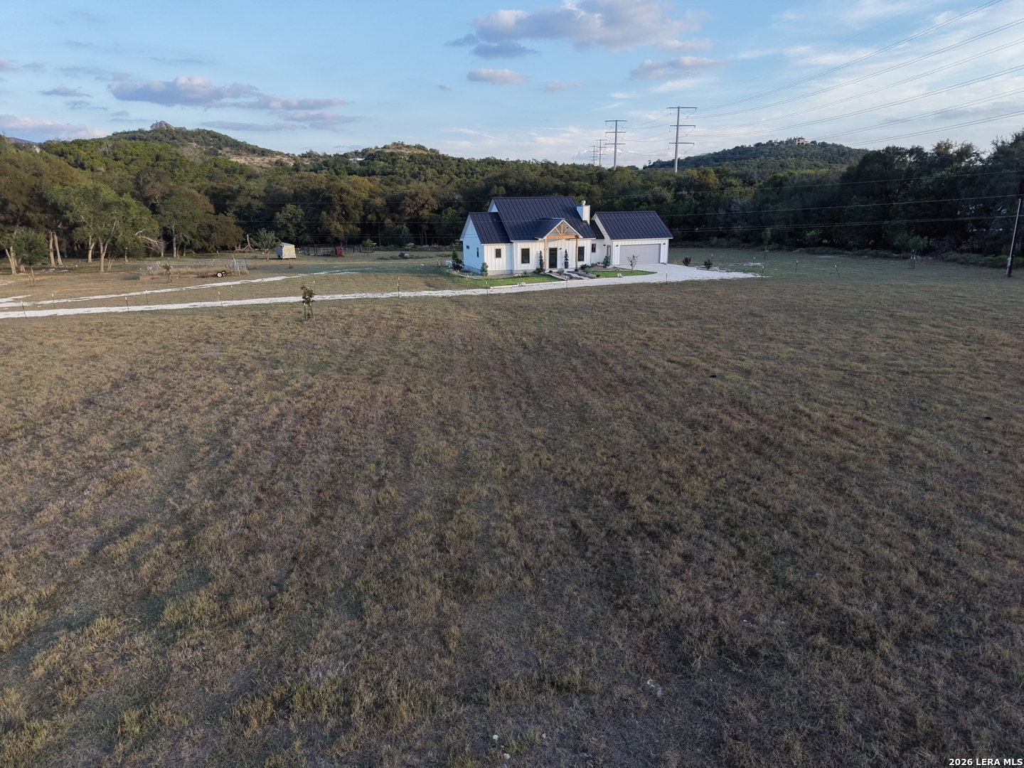 main property photo 11