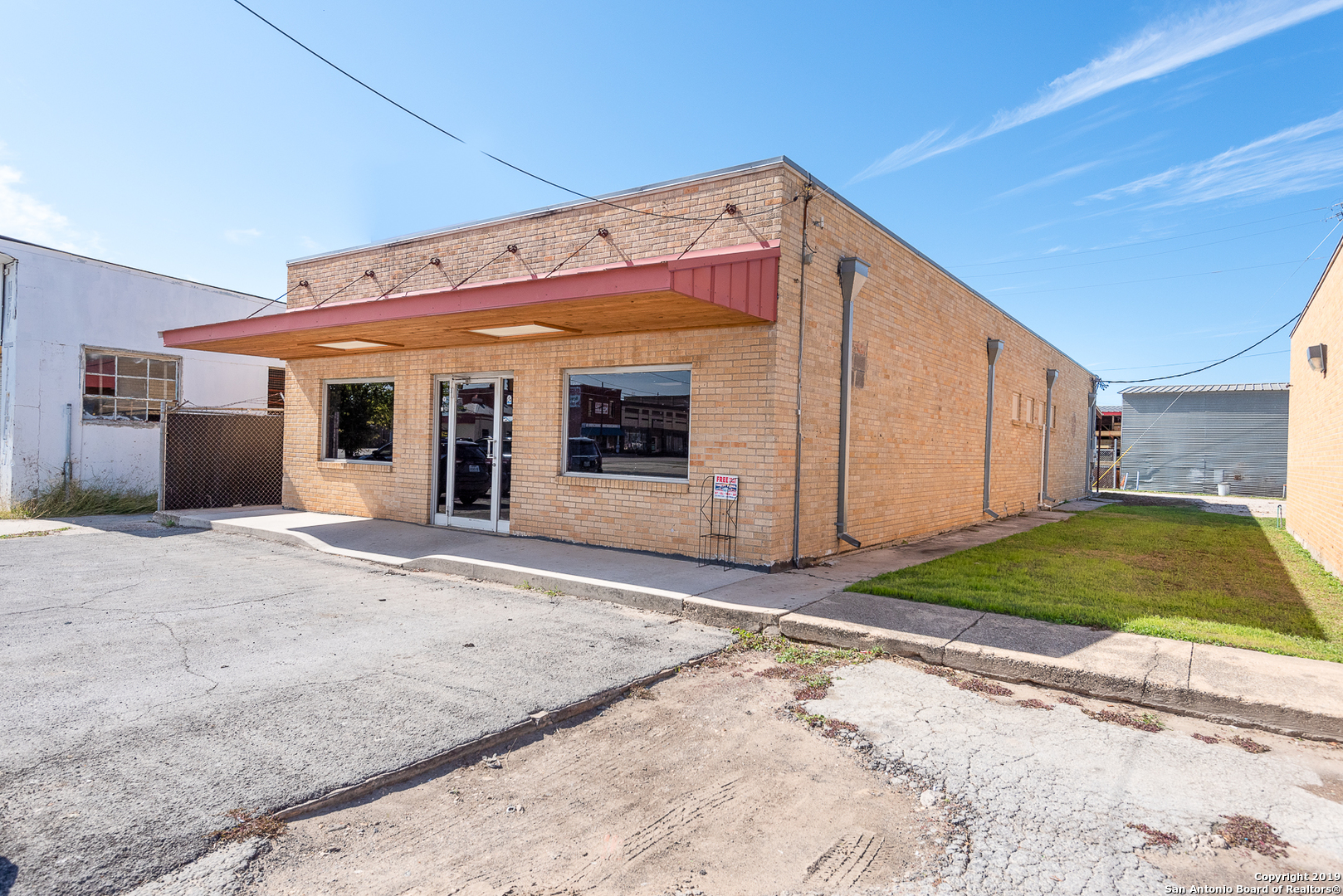 main property photo 2