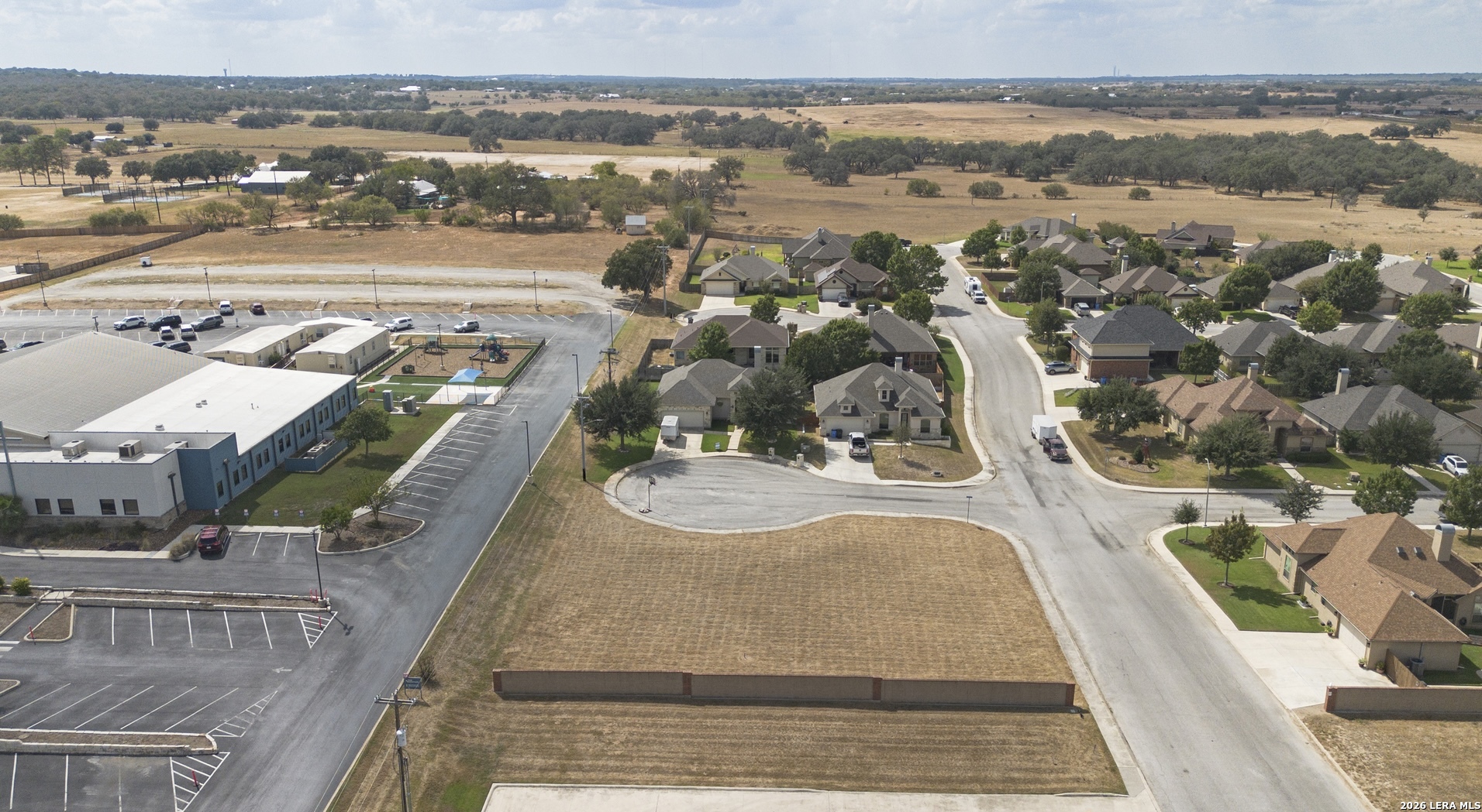main property photo 9