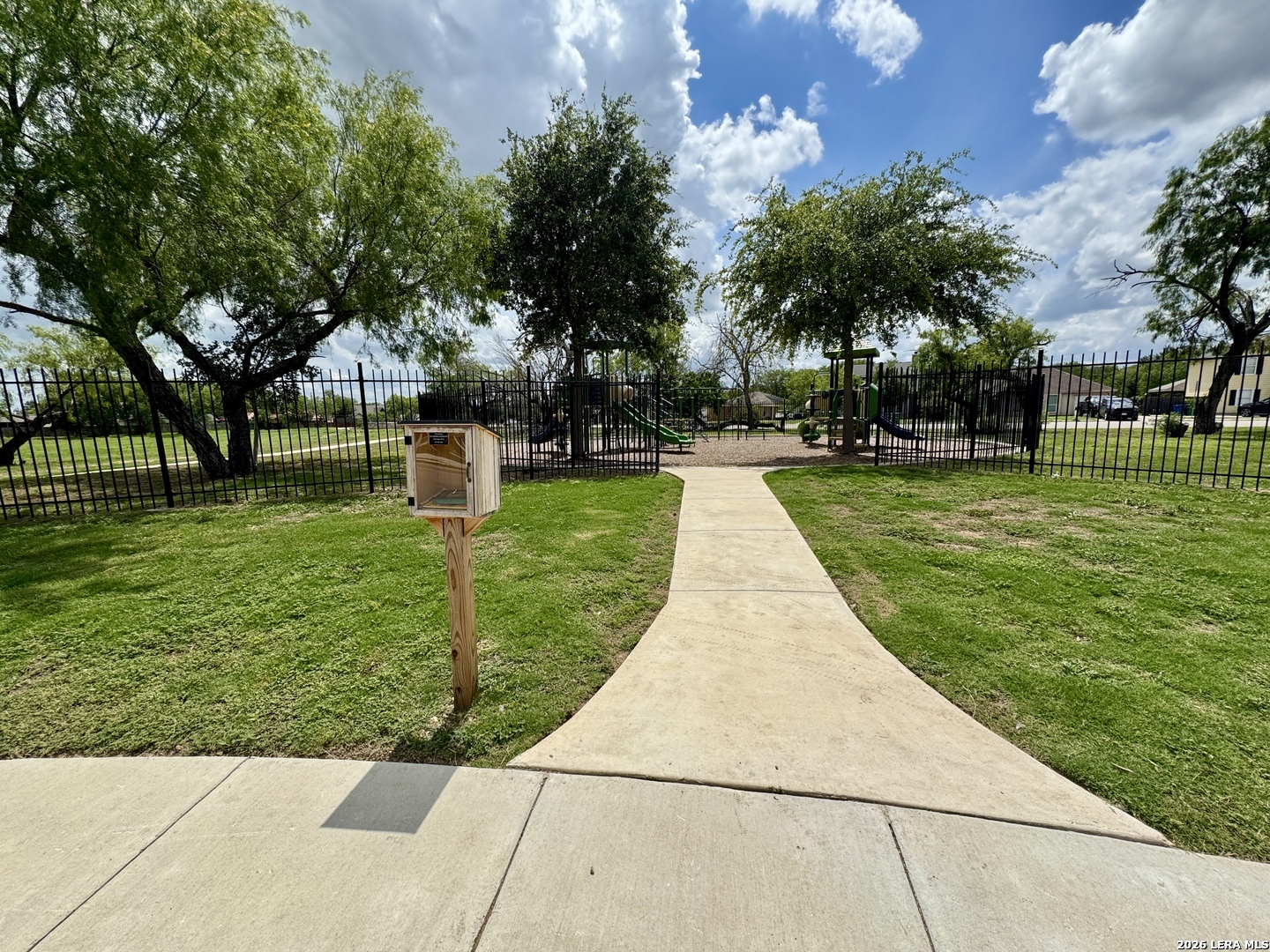 main property photo 23