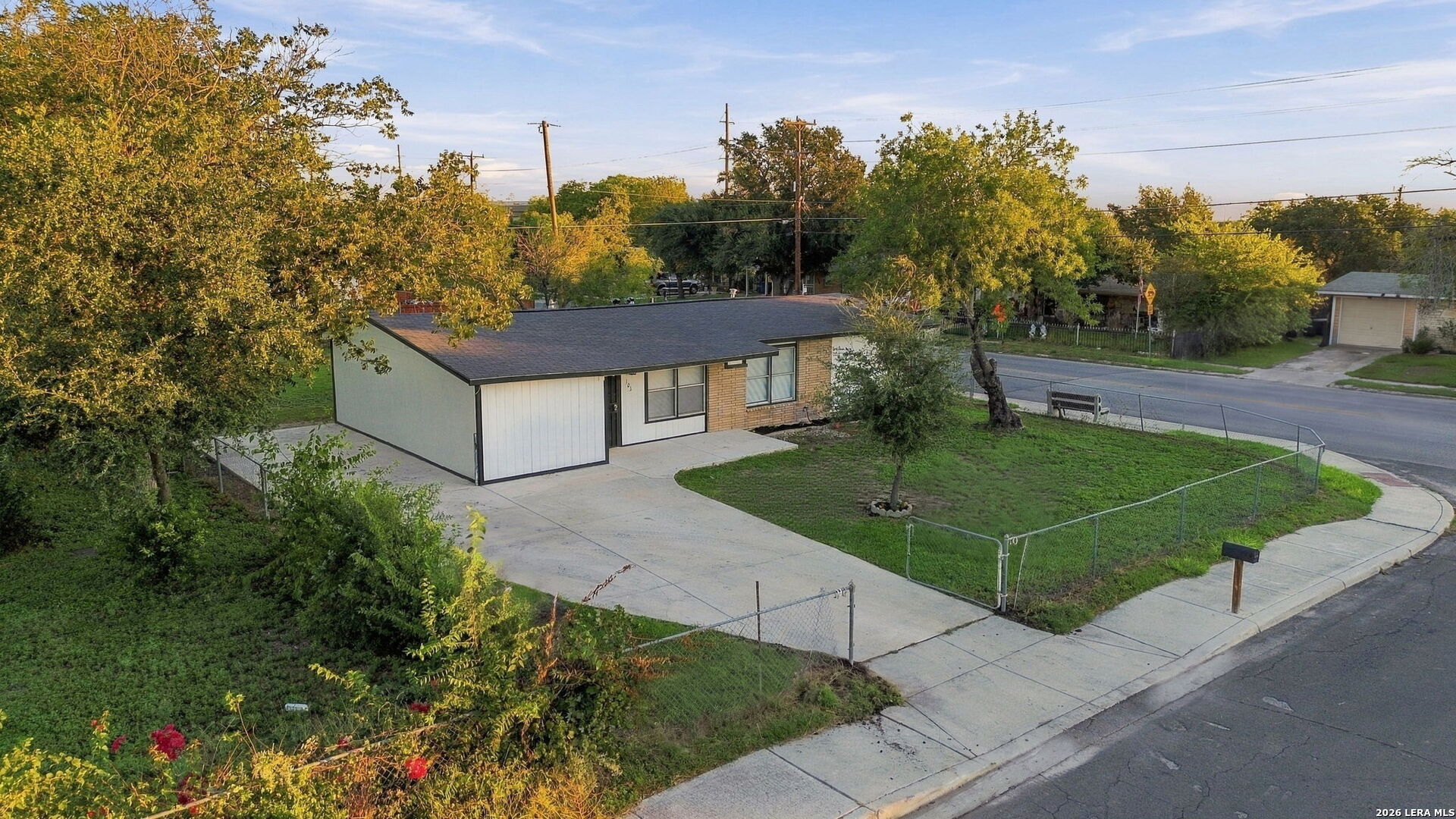 main property photo 32