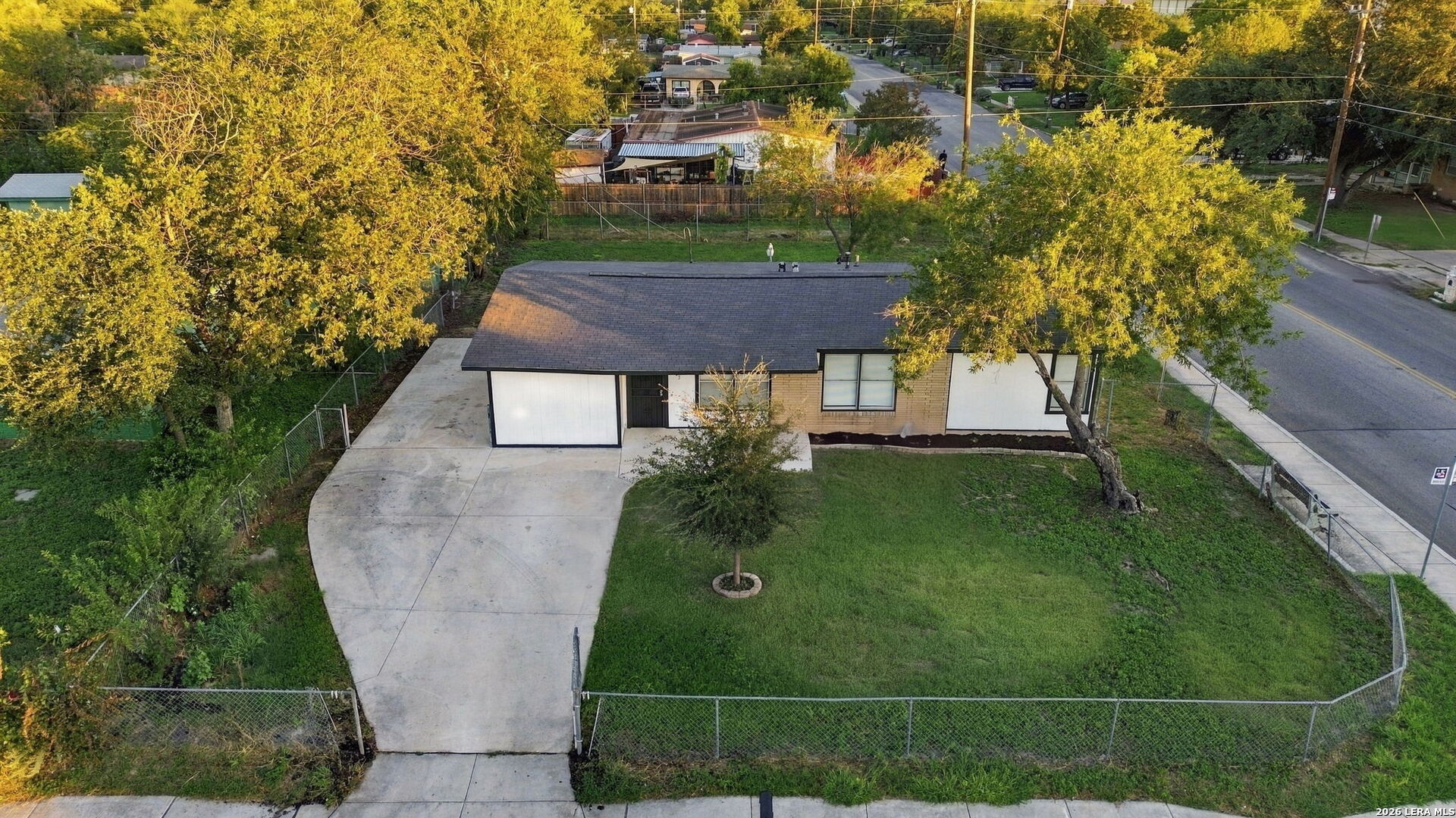 main property photo 33