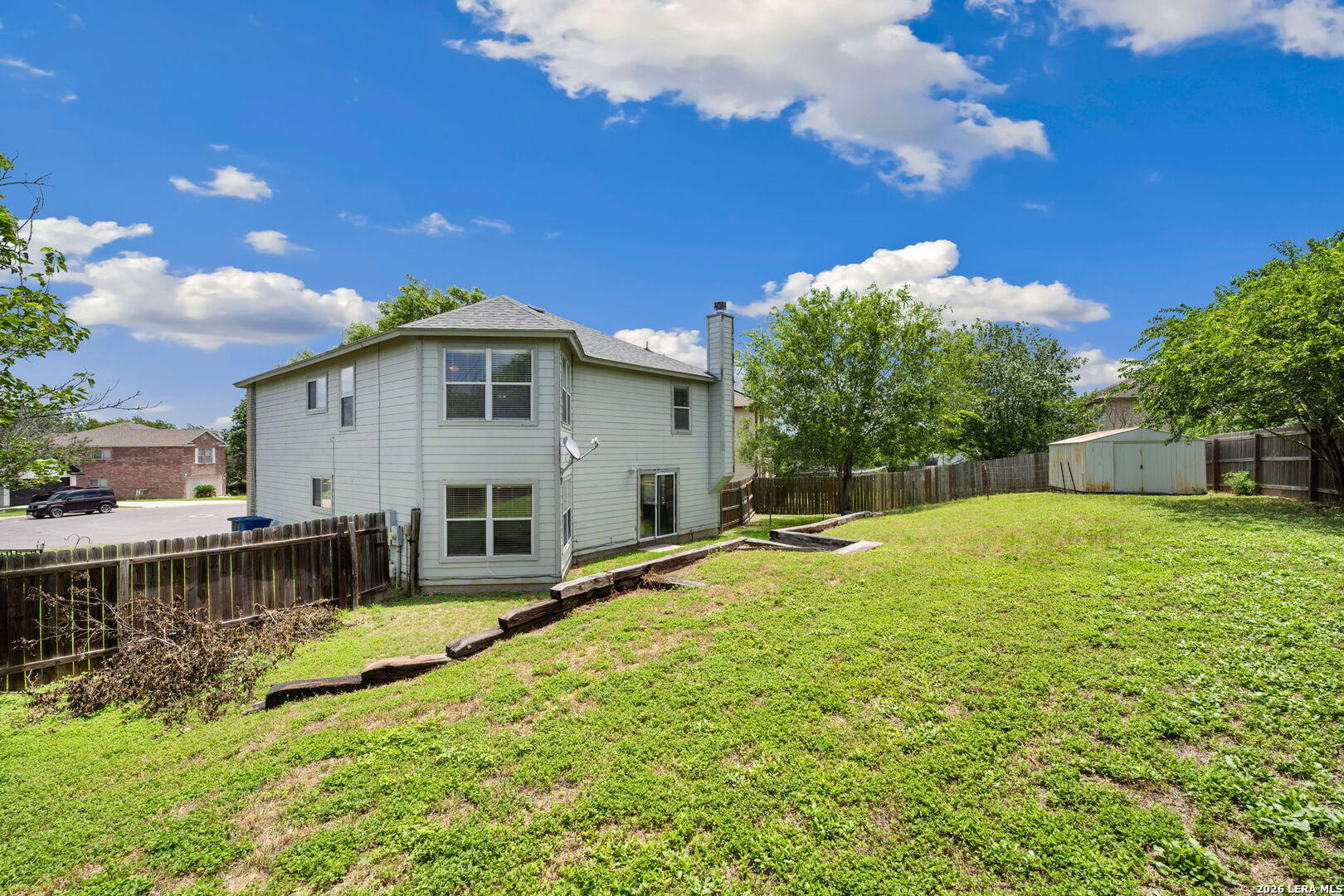 main property photo 28