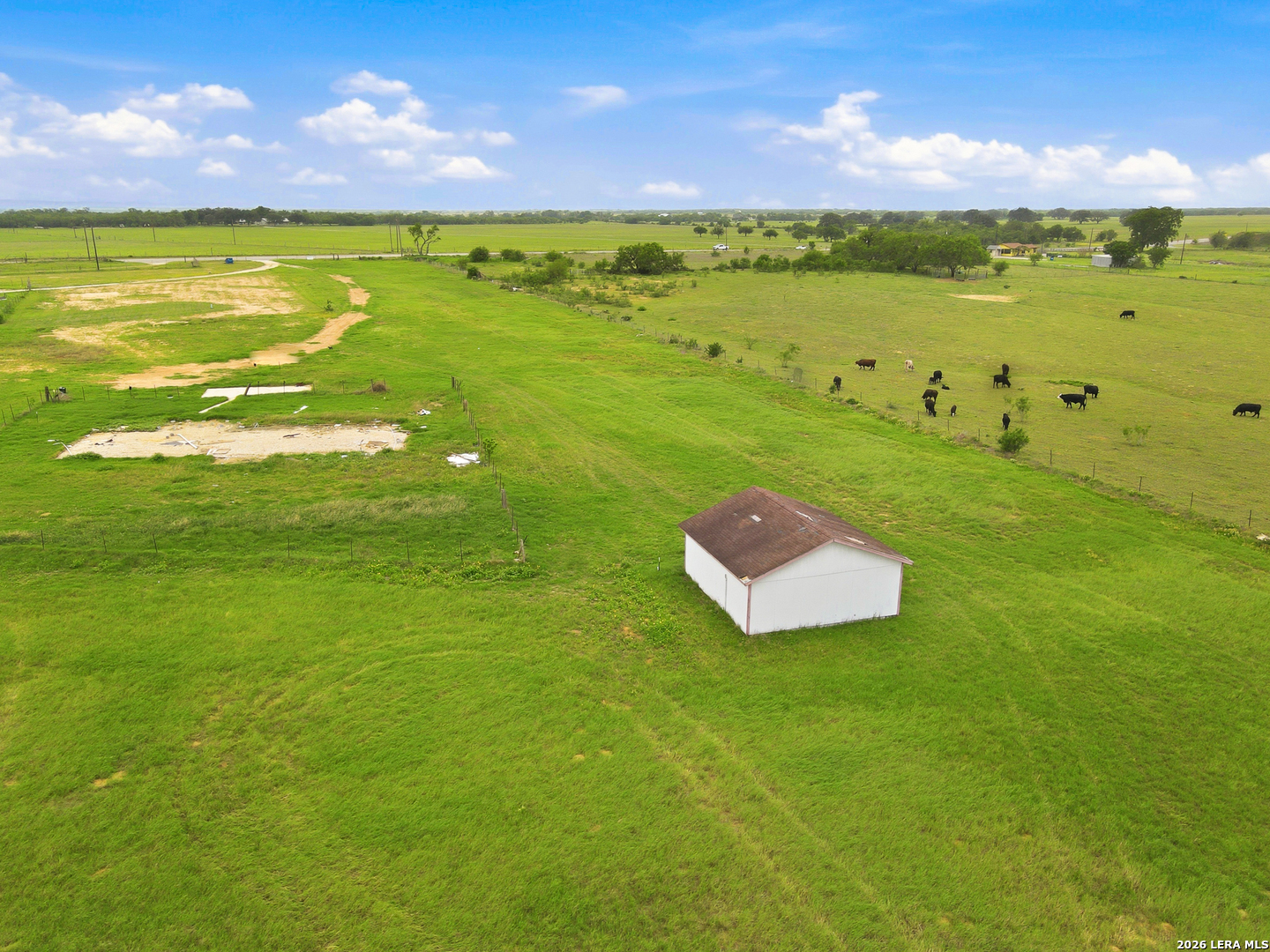 main property photo 11