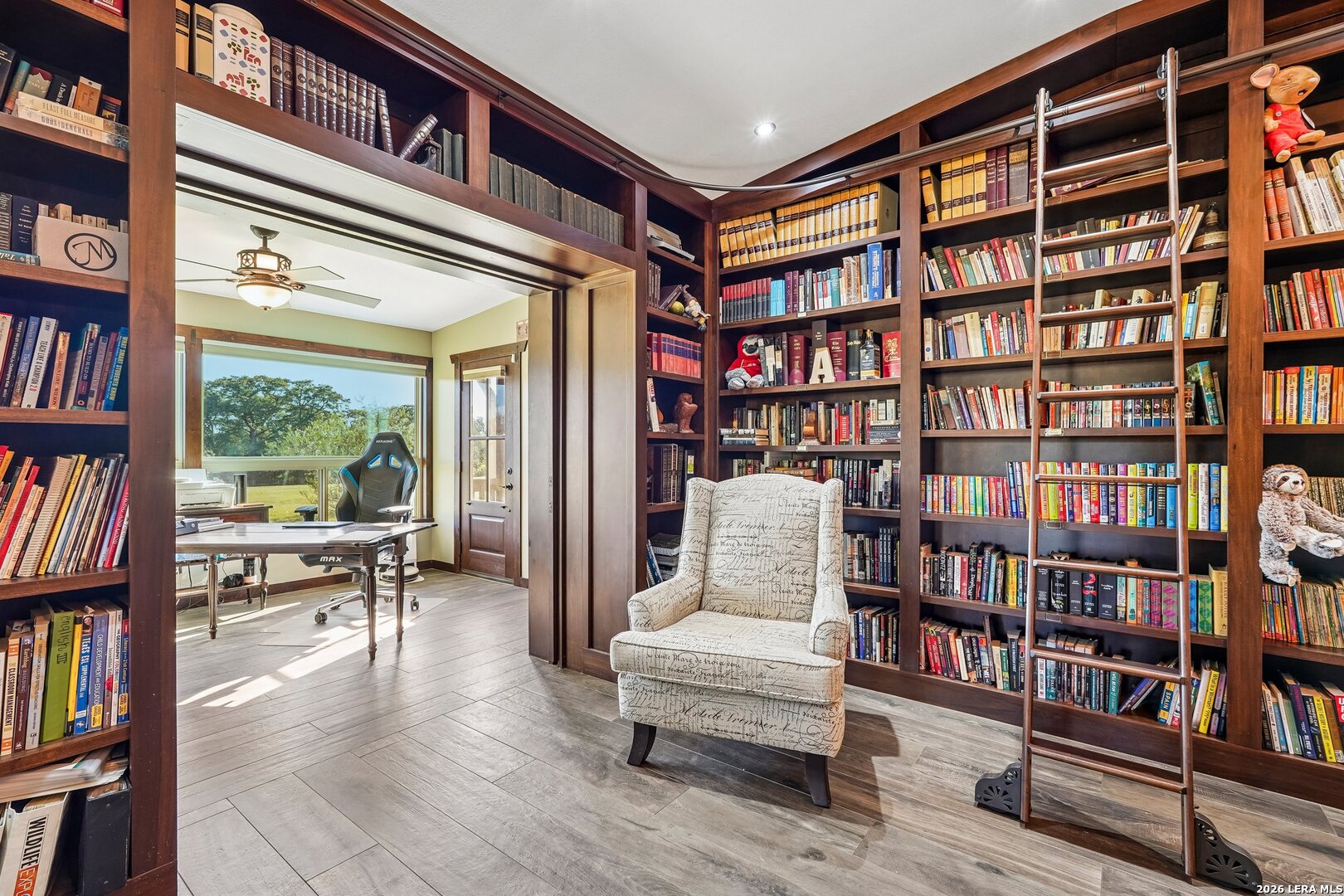 main property photo 14