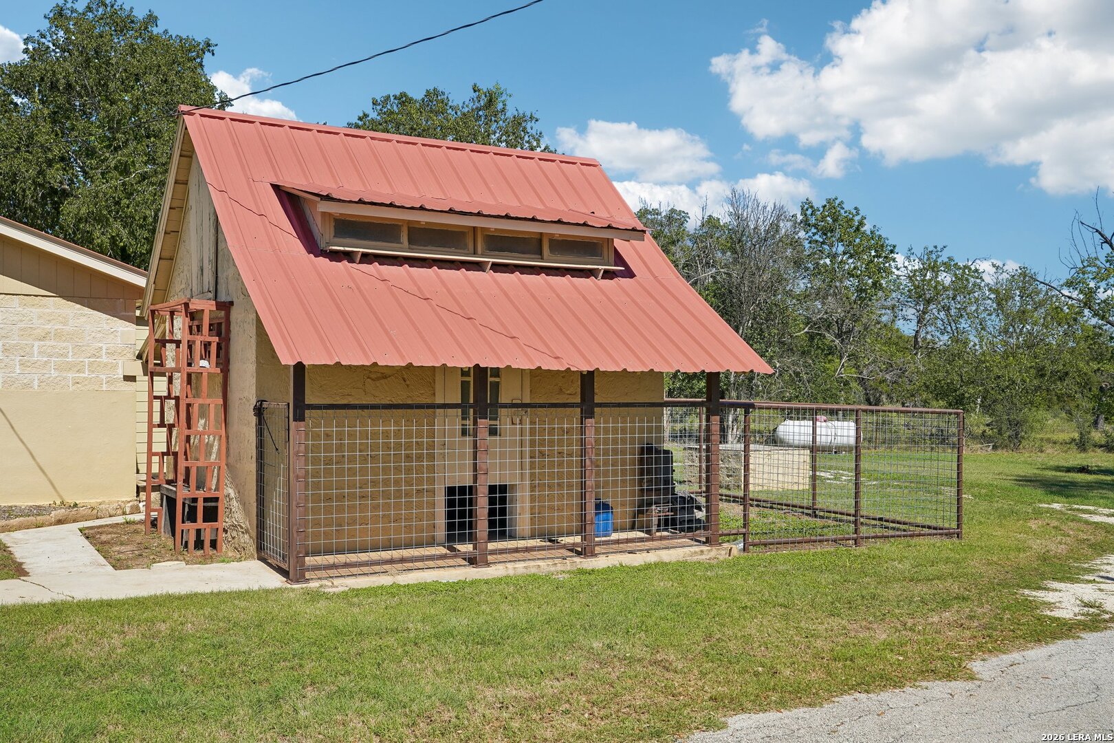 main property photo 44
