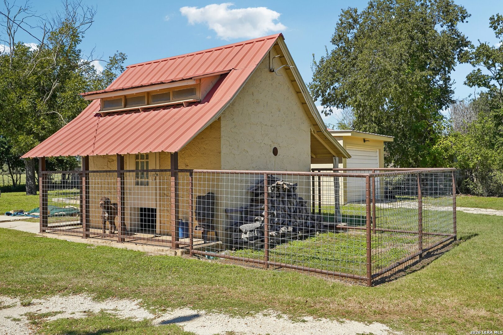 main property photo 45