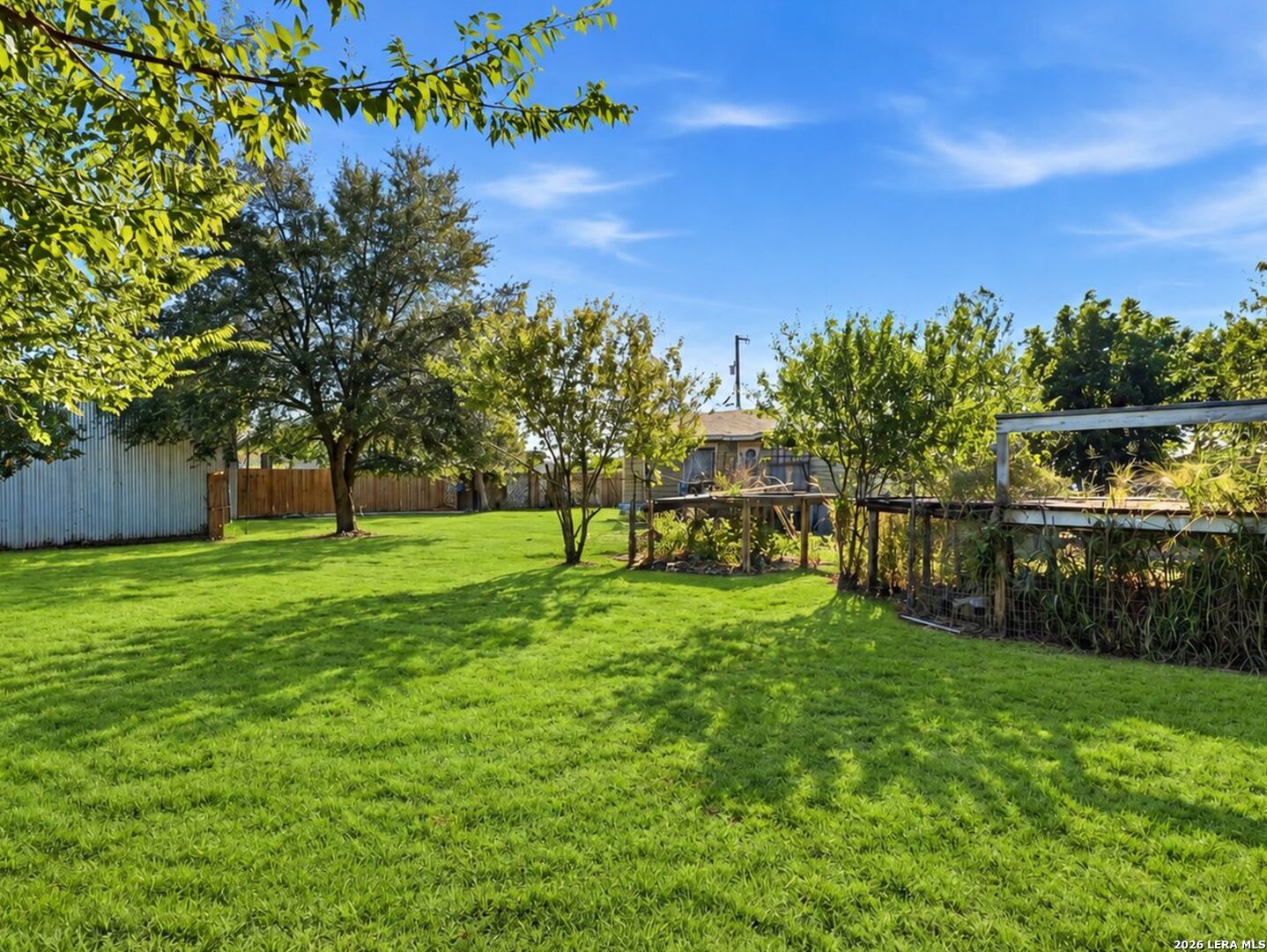 main property photo 16