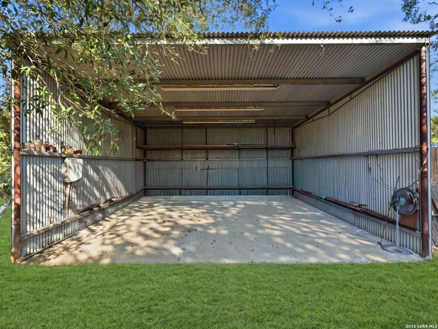 main property photo 18