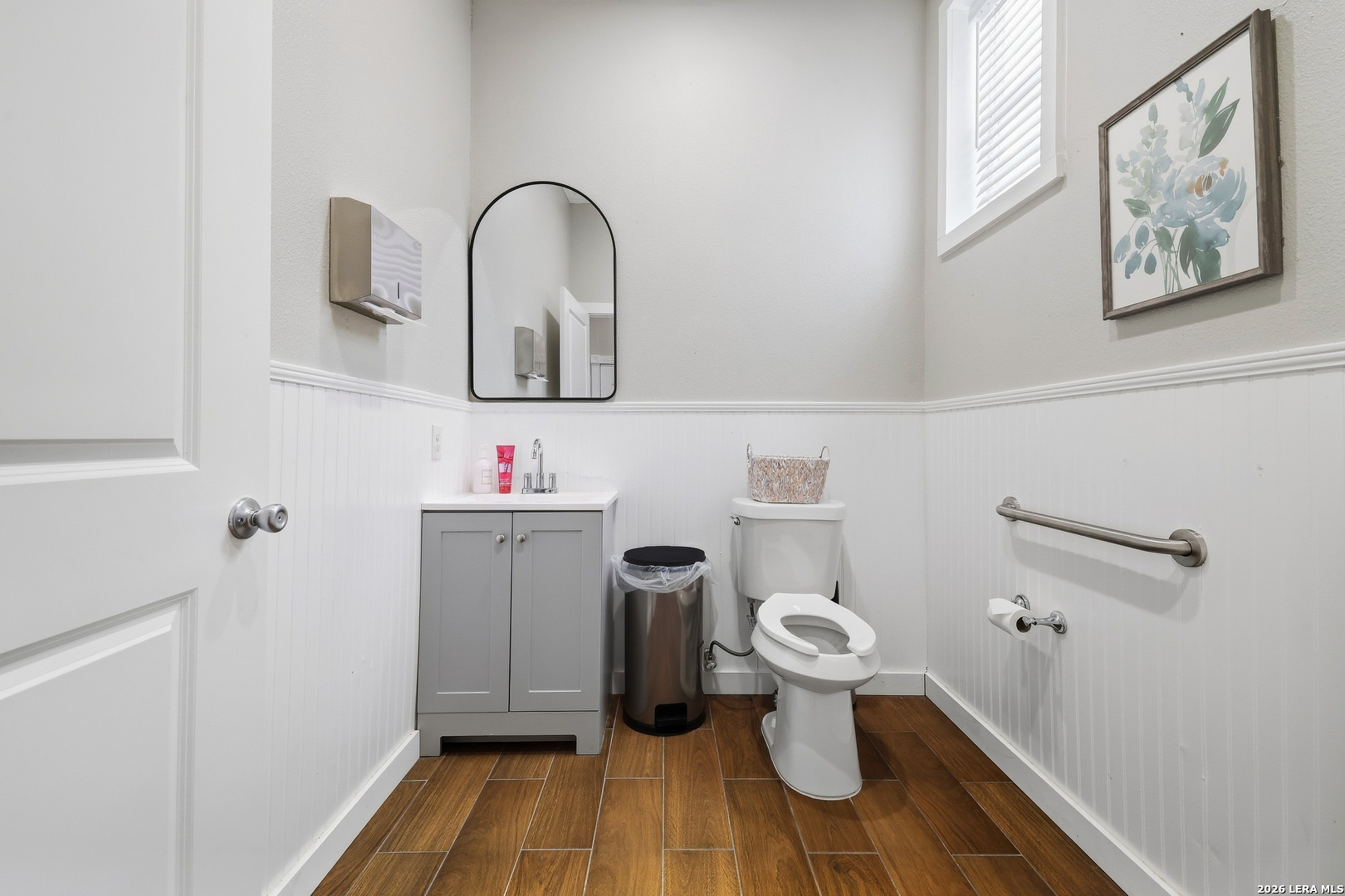 main property photo 13