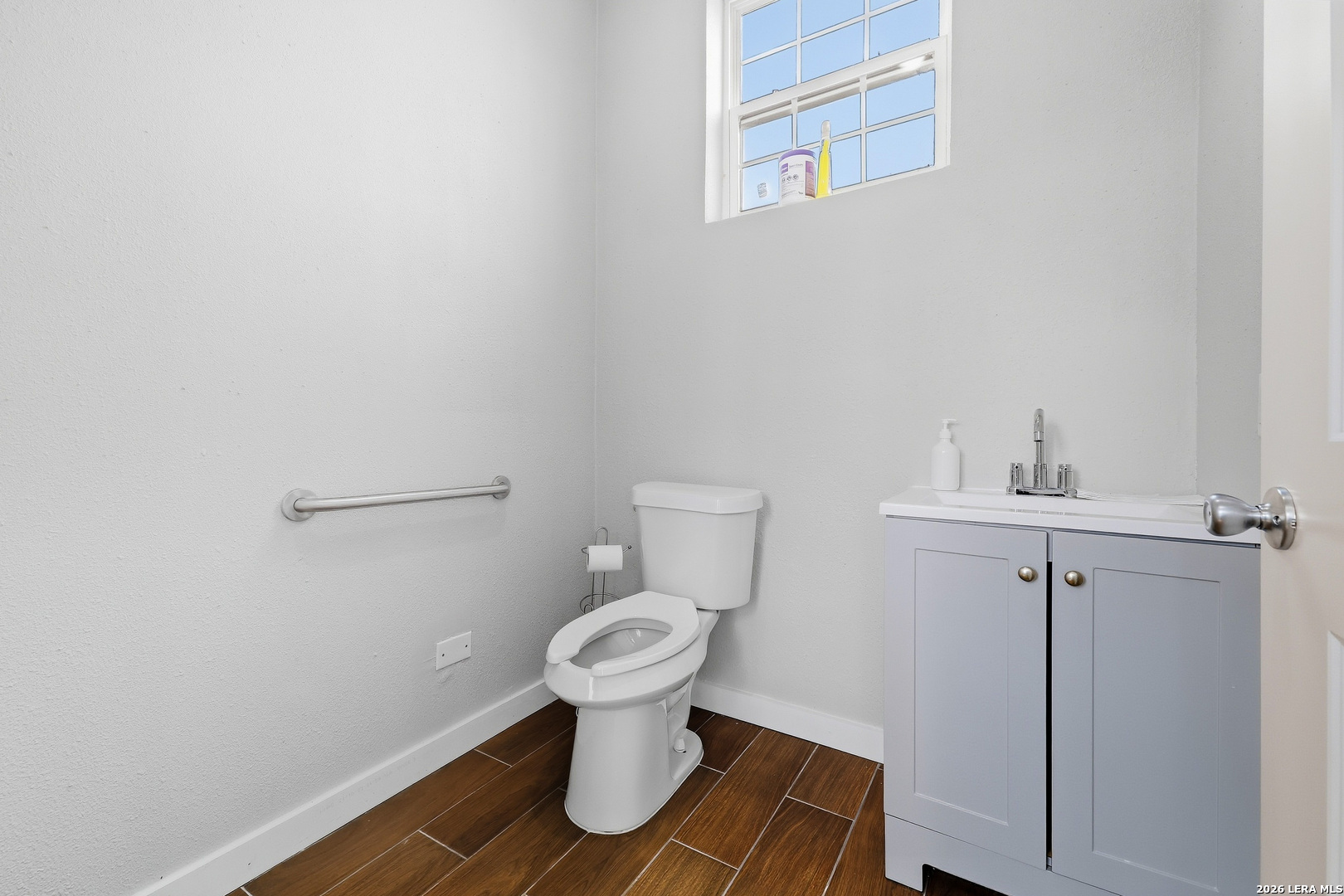 main property photo 17