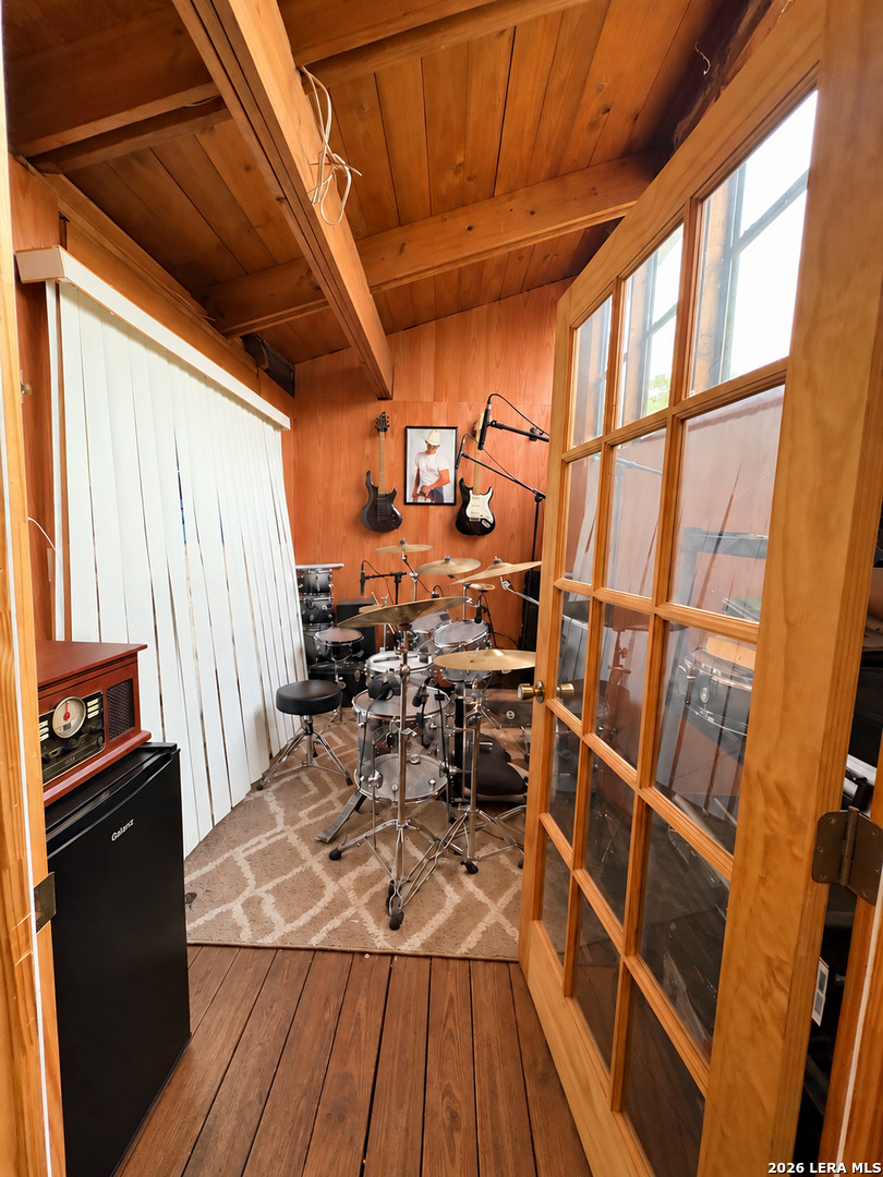 main property photo 30