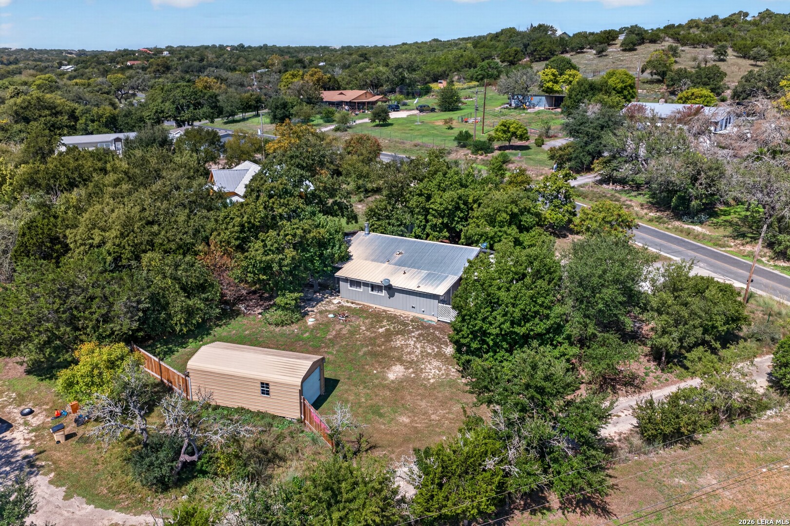 main property photo 28