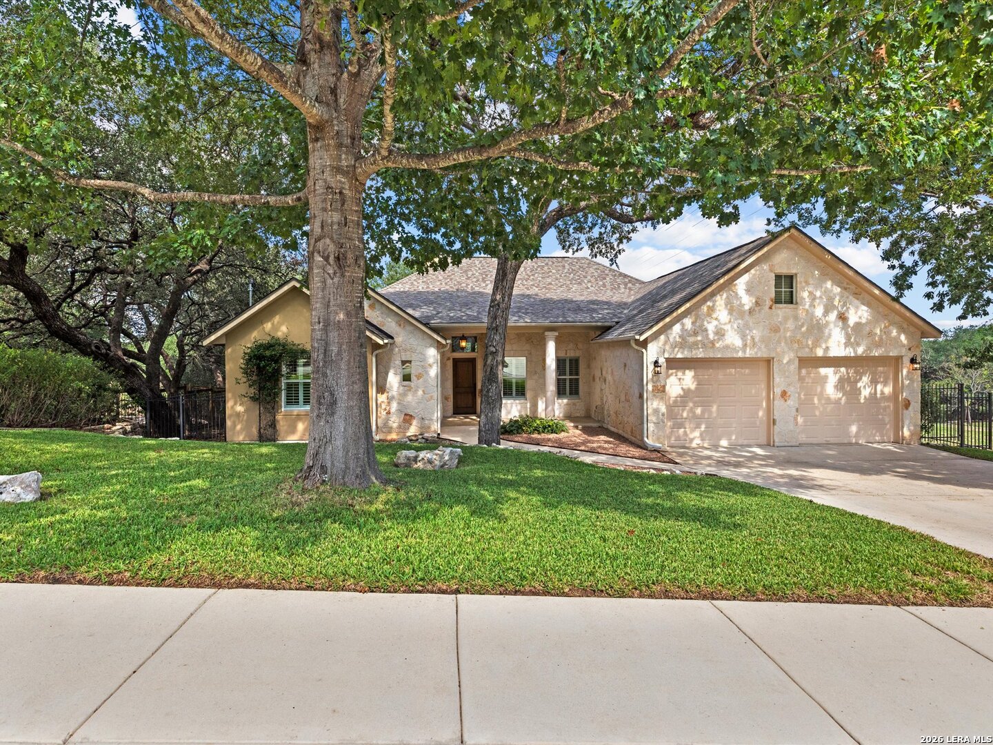 main property photo 45