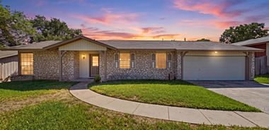 image of property with 4 Bed | 3 Bath | 2,372 Sqft