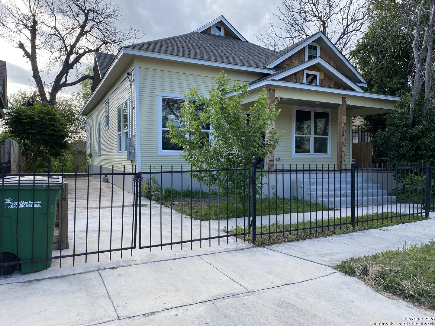 main property photo 4