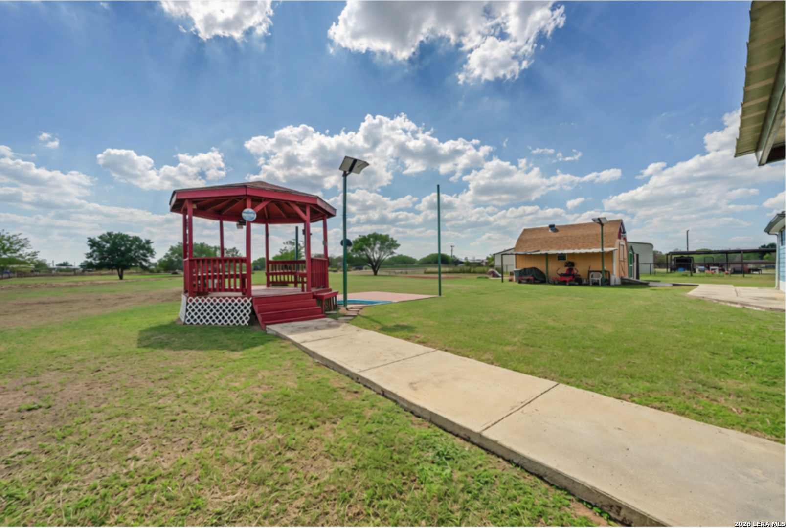 main property photo 34
