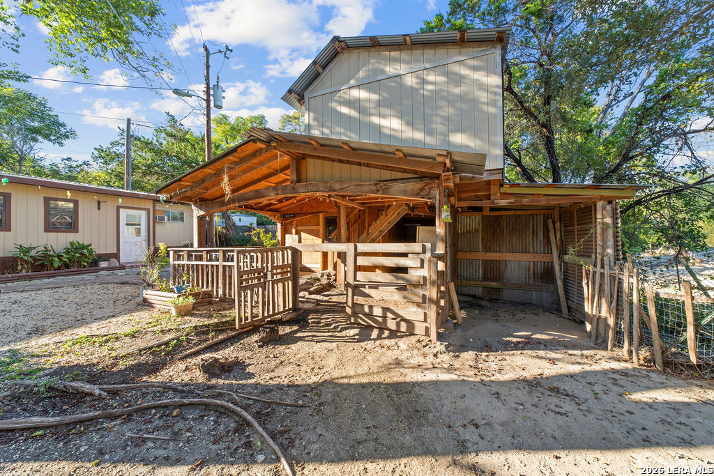 main property photo 27