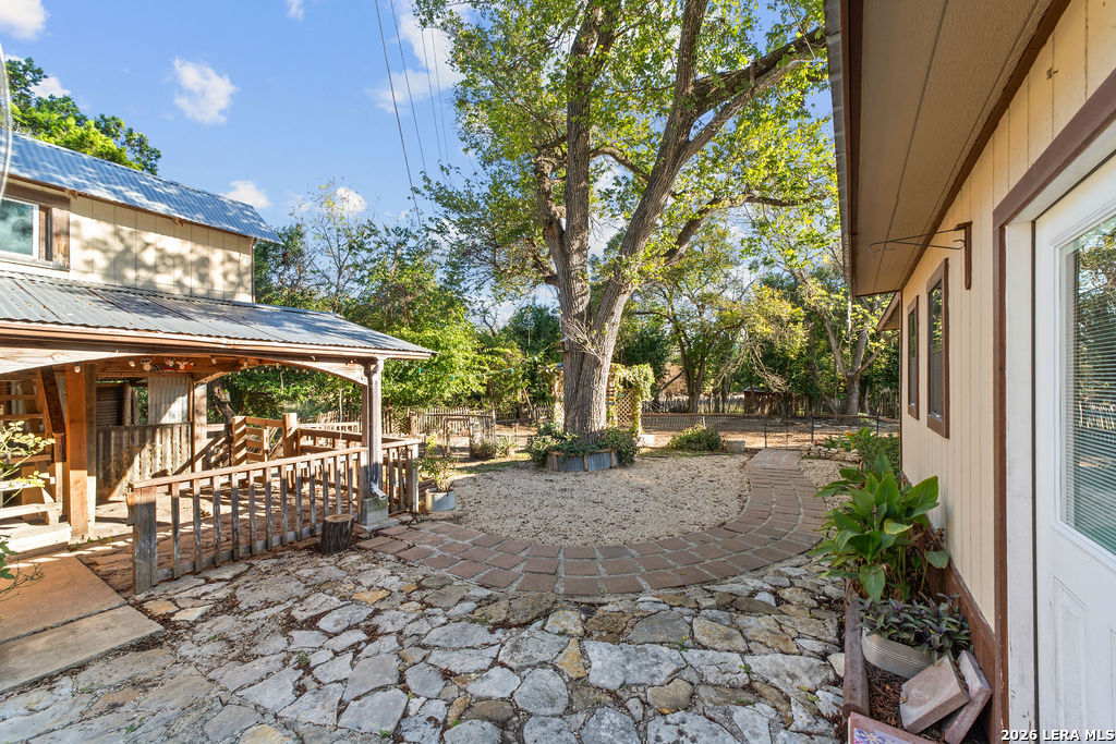 main property photo 30