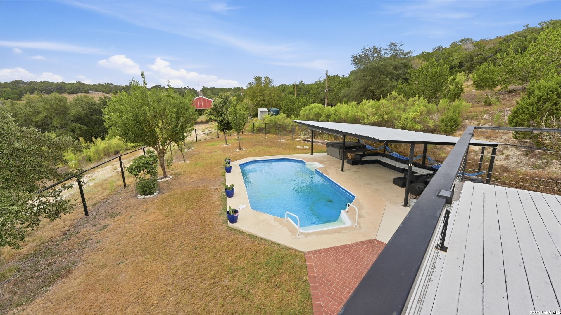 main property photo 12
