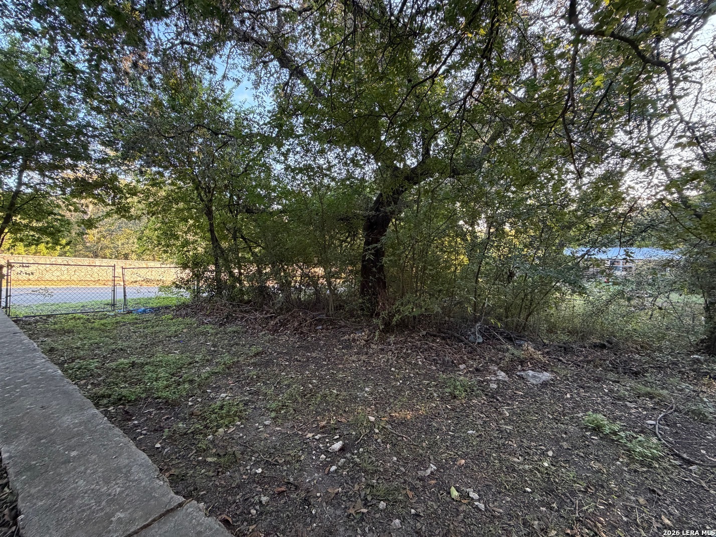 main property photo 17