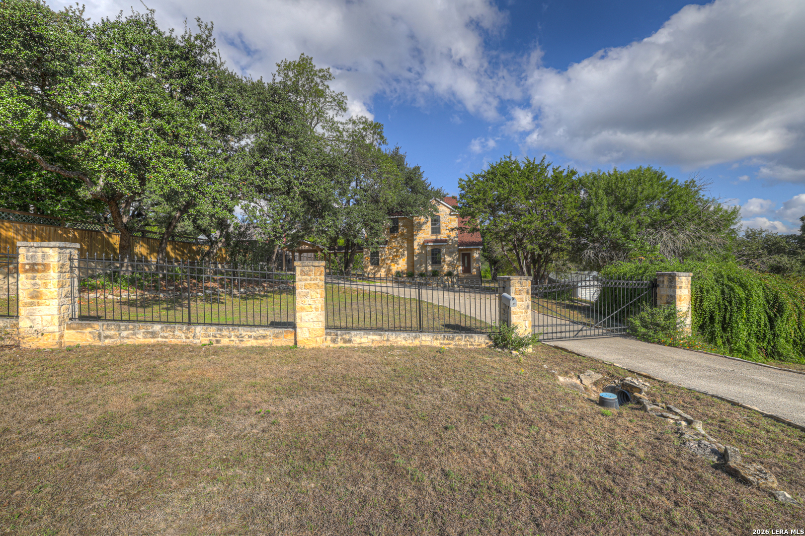 main property photo 4