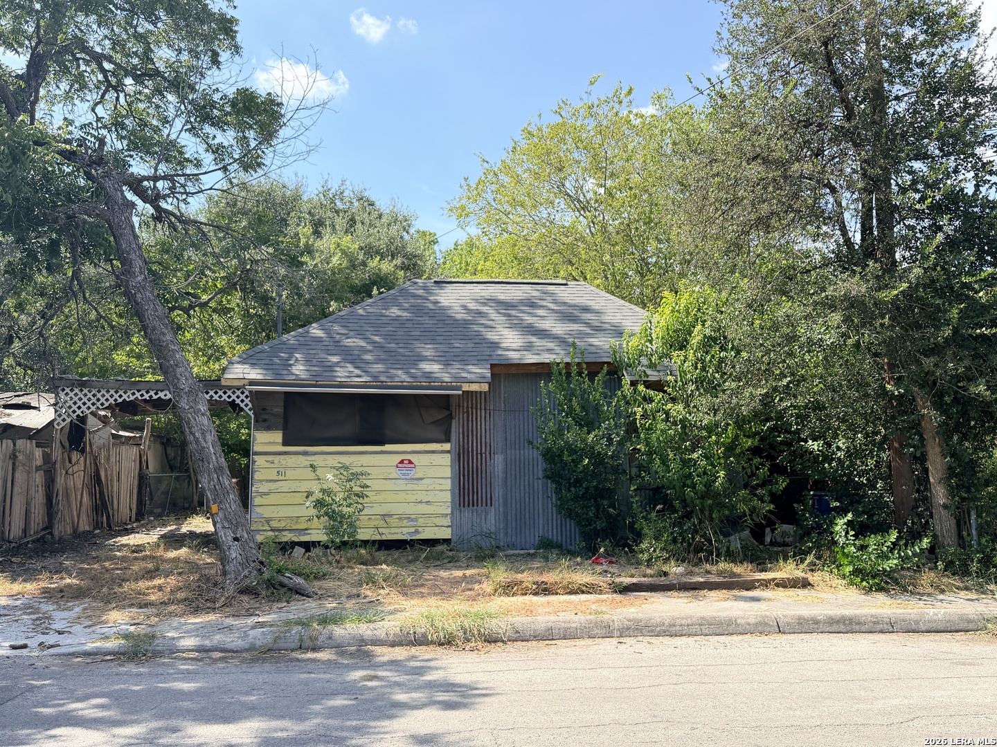 main property photo 3