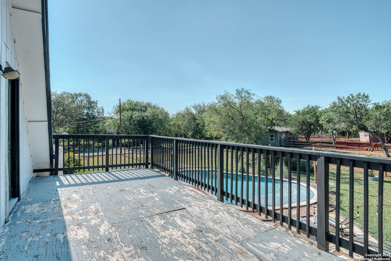 main property photo 28