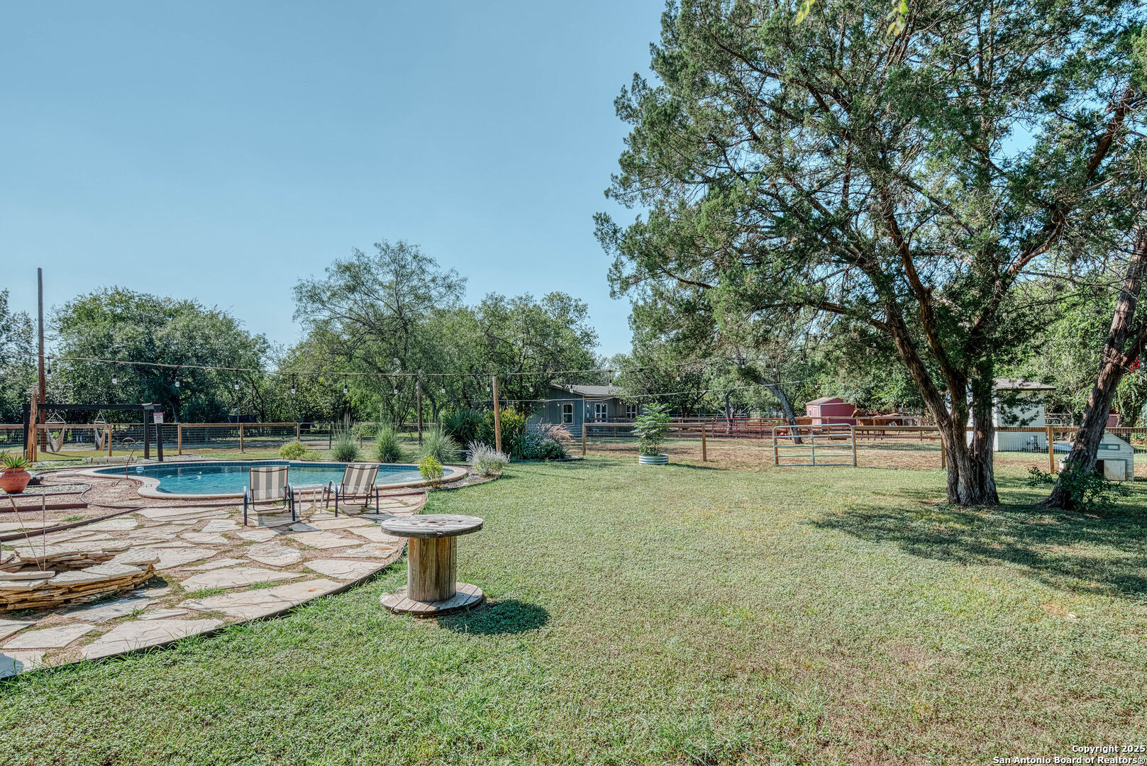 main property photo 33