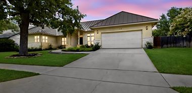 image of property with 4 Bed | 3 Bath | 2,567 Sqft