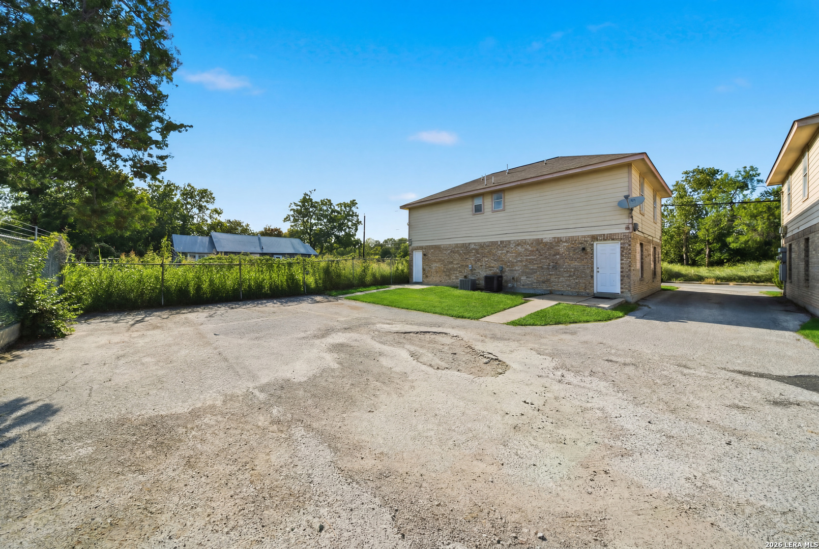 main property photo 14