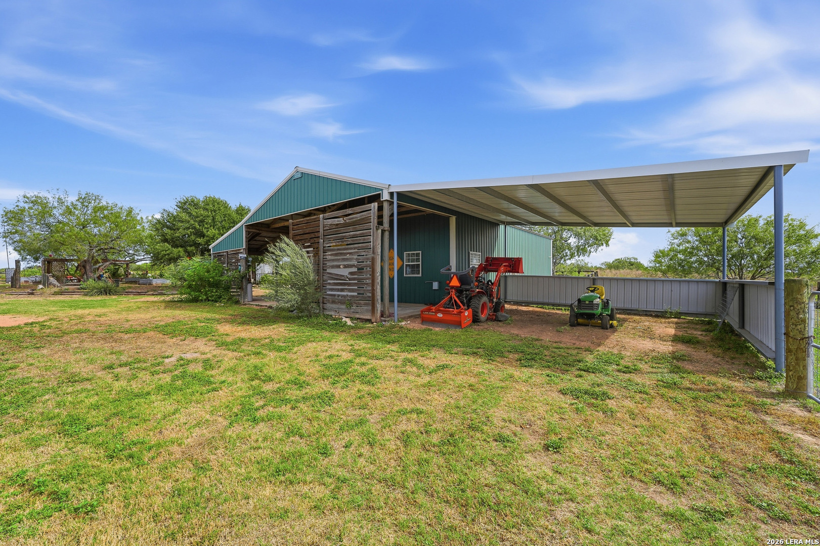 main property photo 22