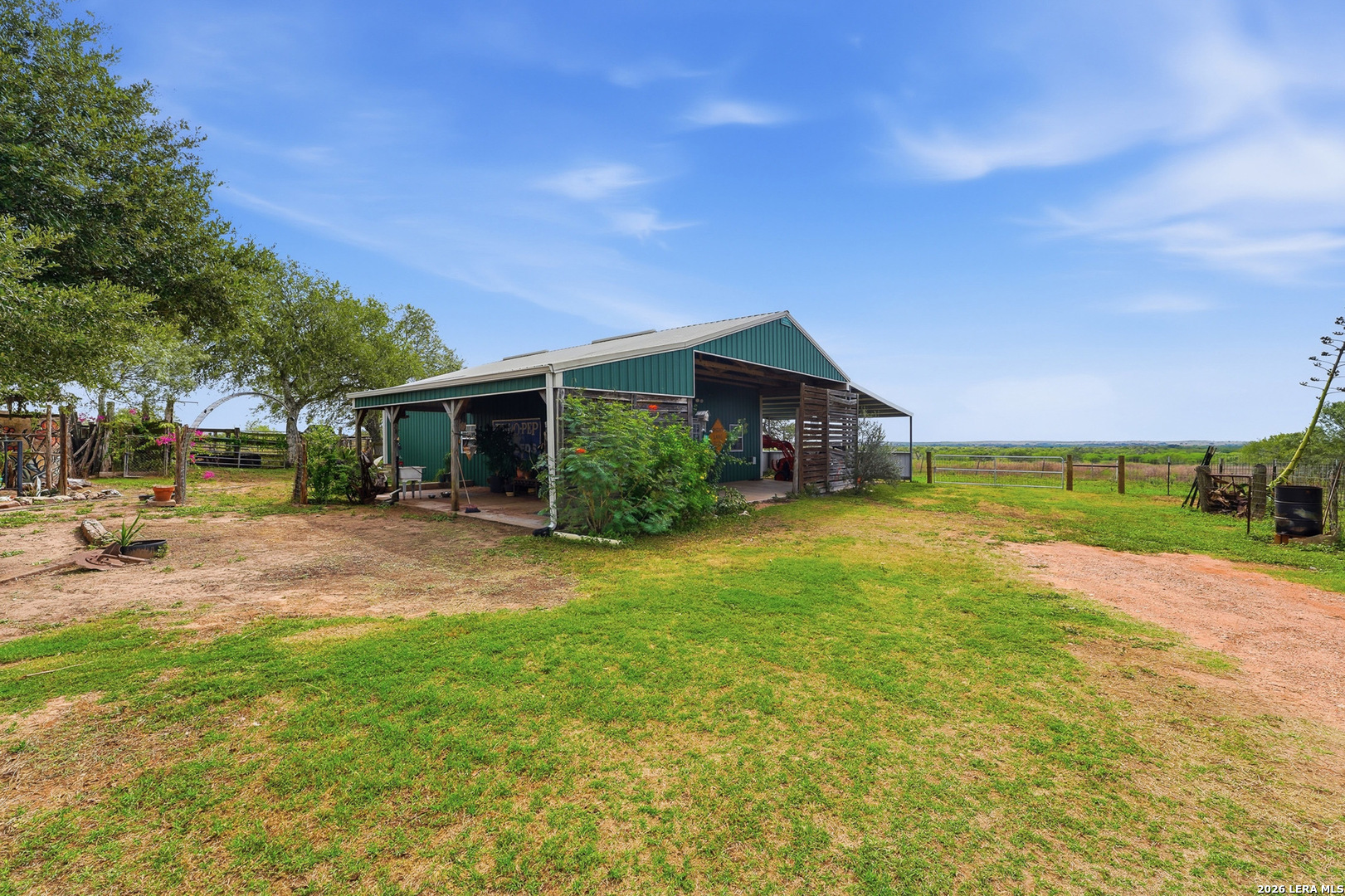 main property photo 23