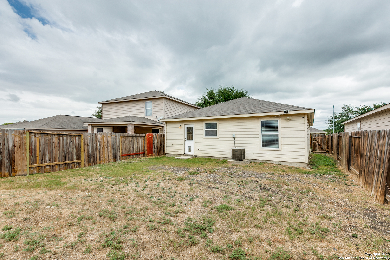 main property photo 16