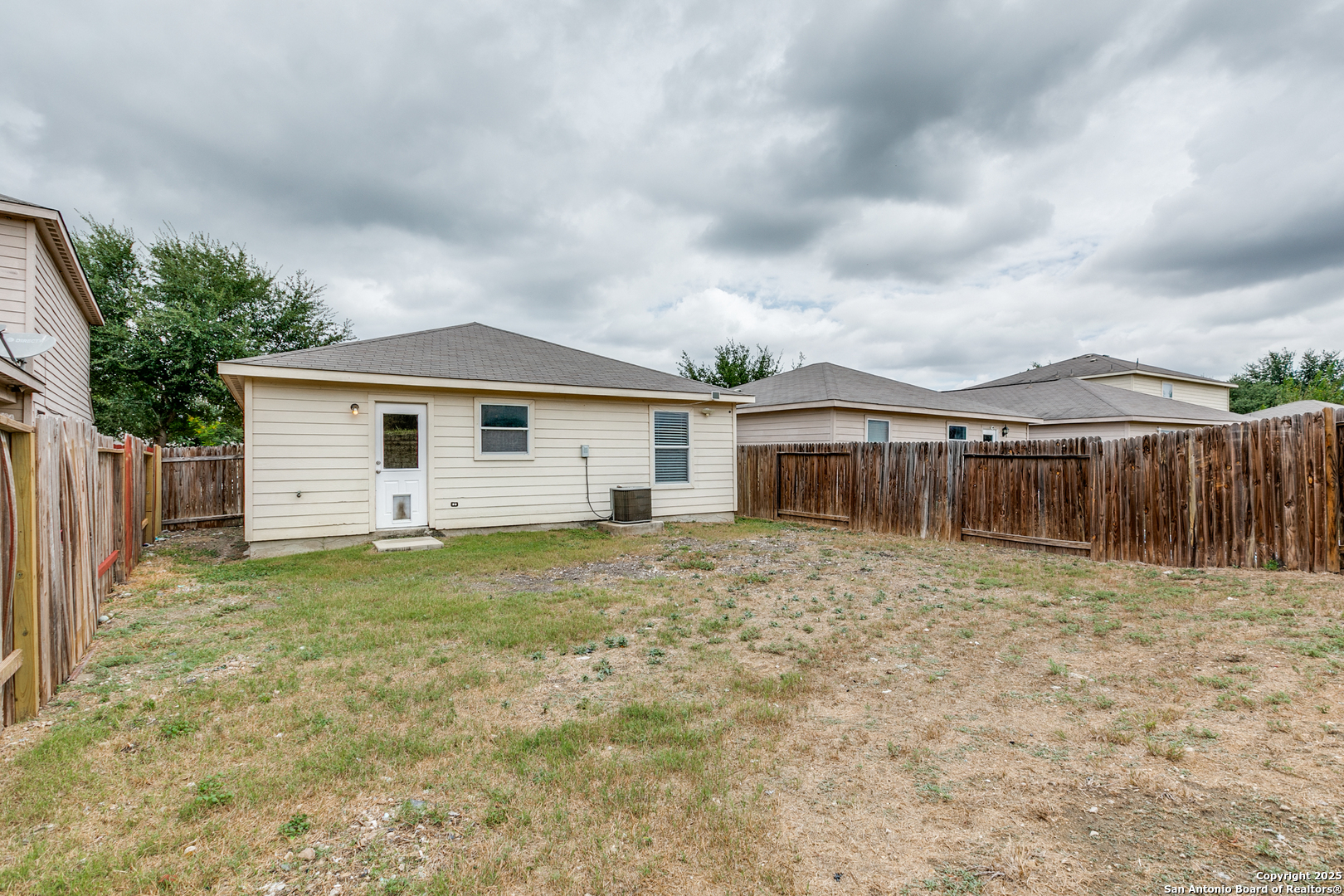 main property photo 17