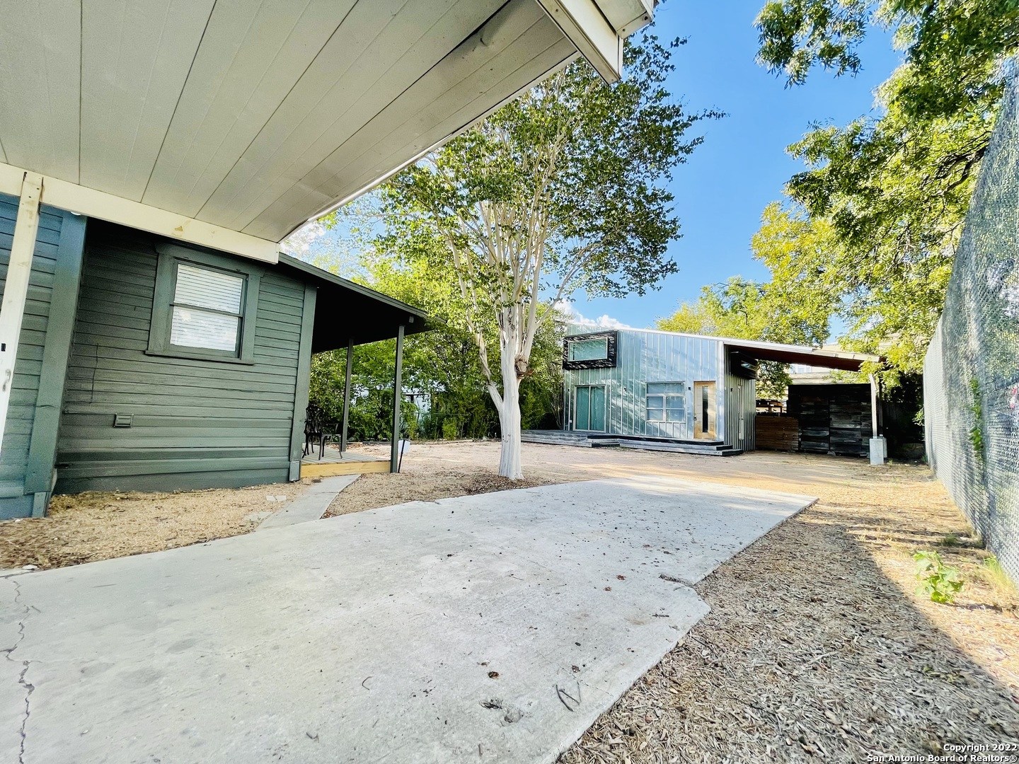 main property photo 15