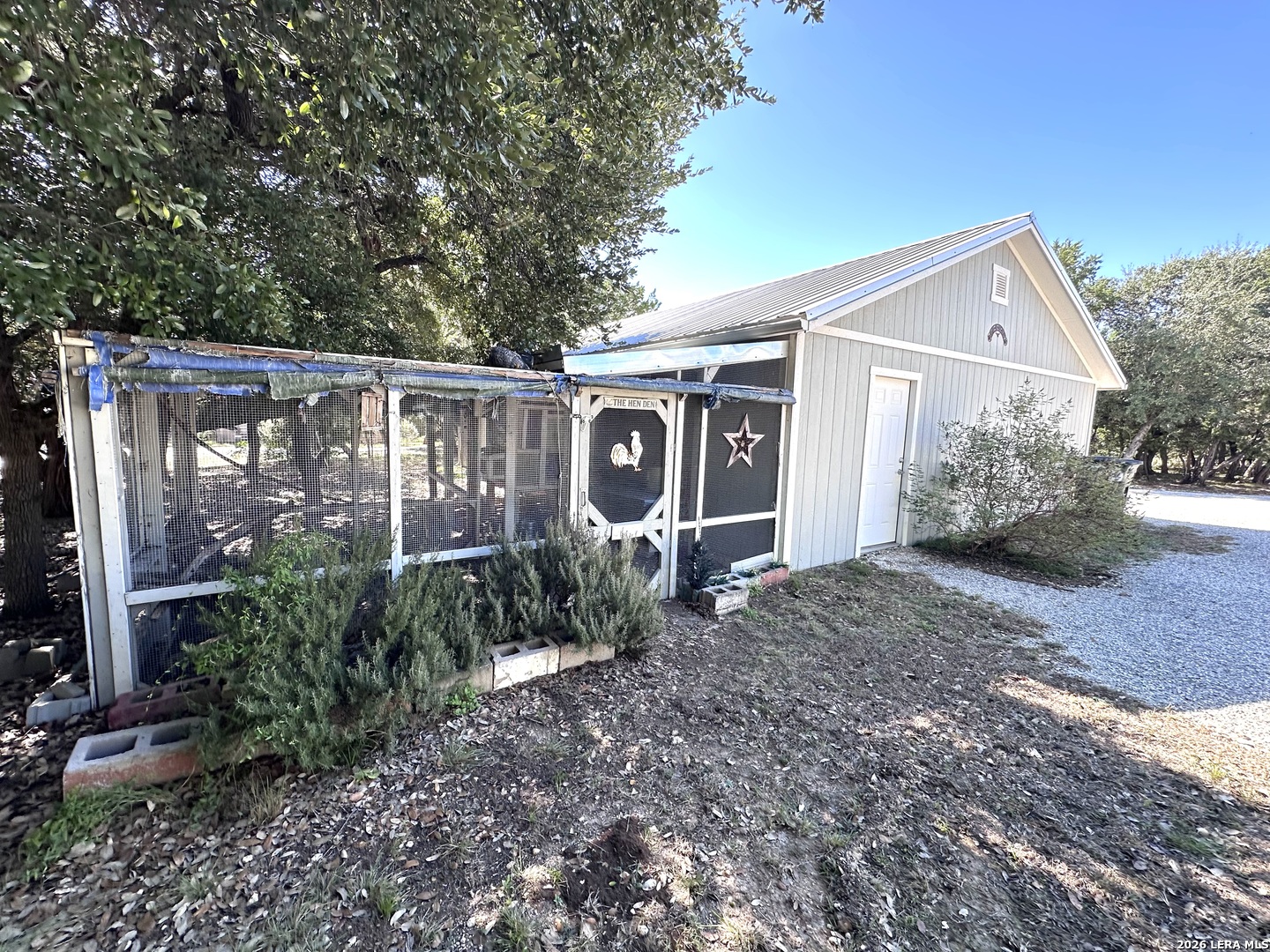 main property photo 32