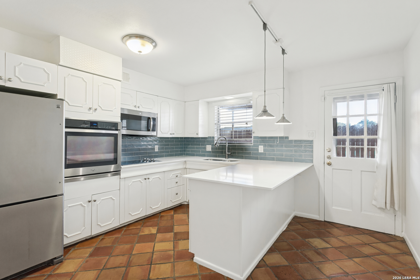 main property photo 11