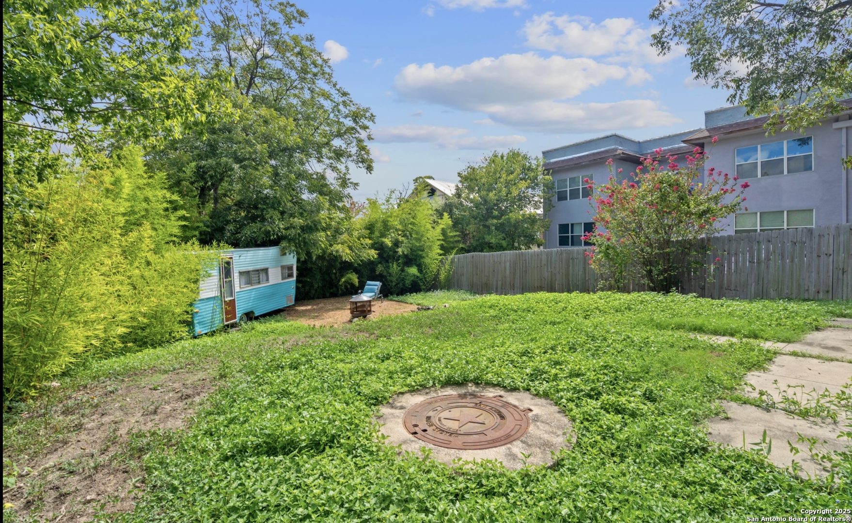 main property photo 17