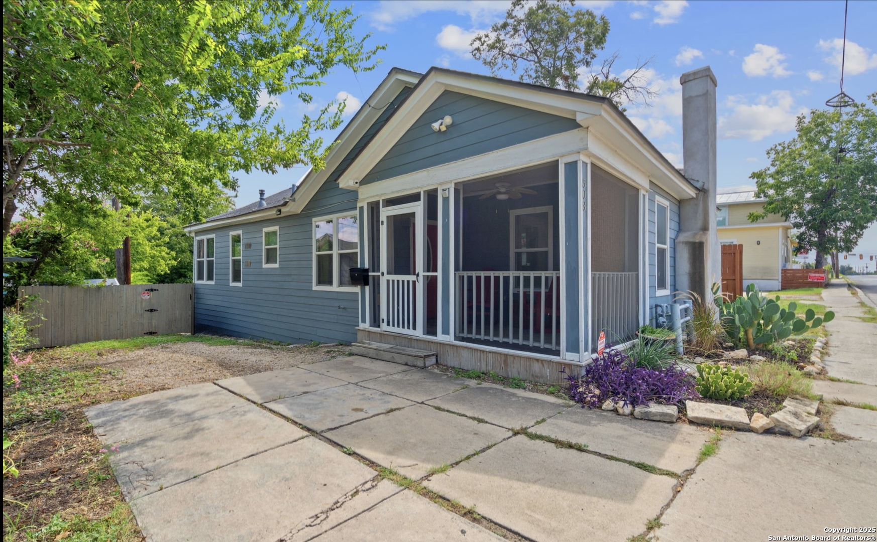 main property photo 23
