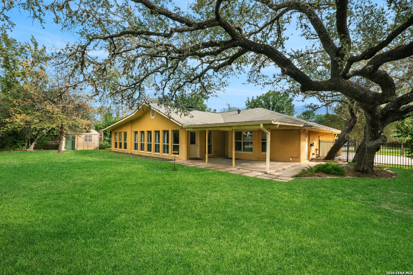 main property photo 27