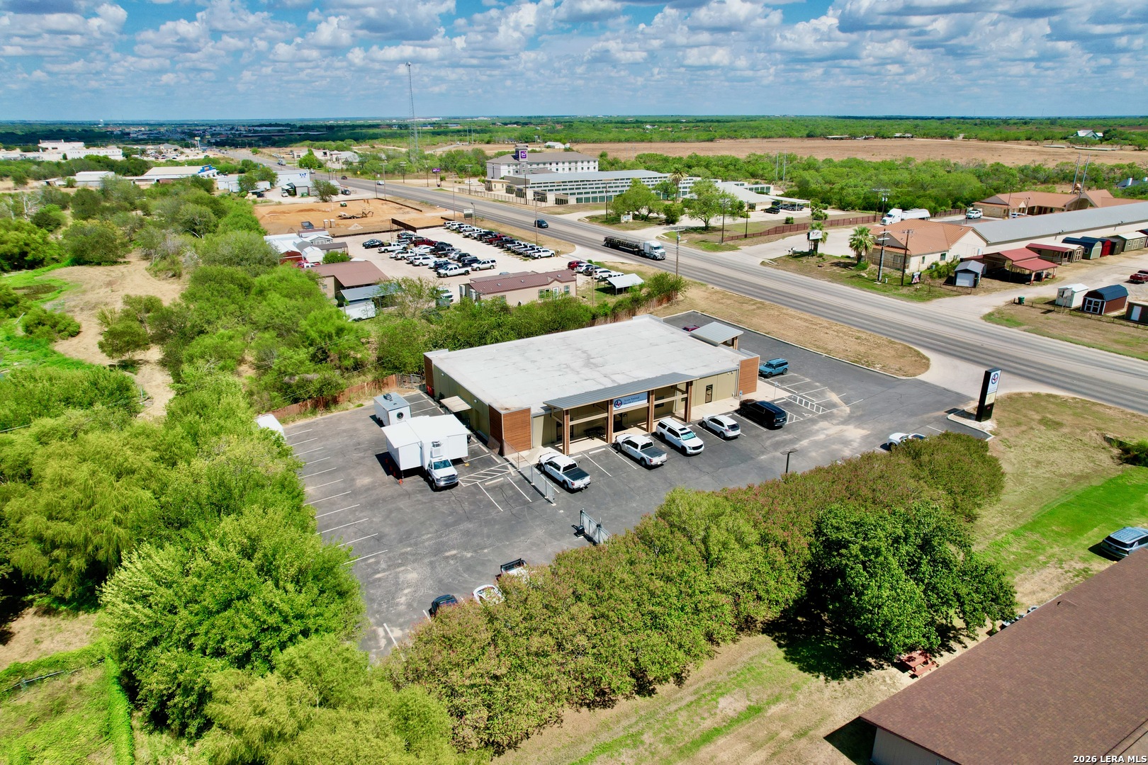 main property photo 16