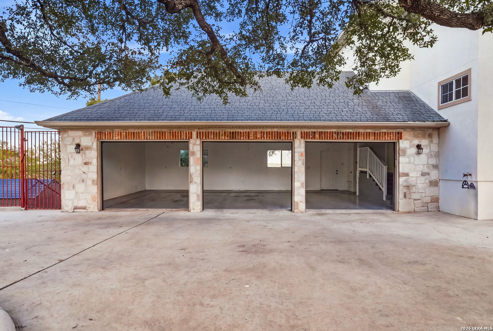 main property photo 74