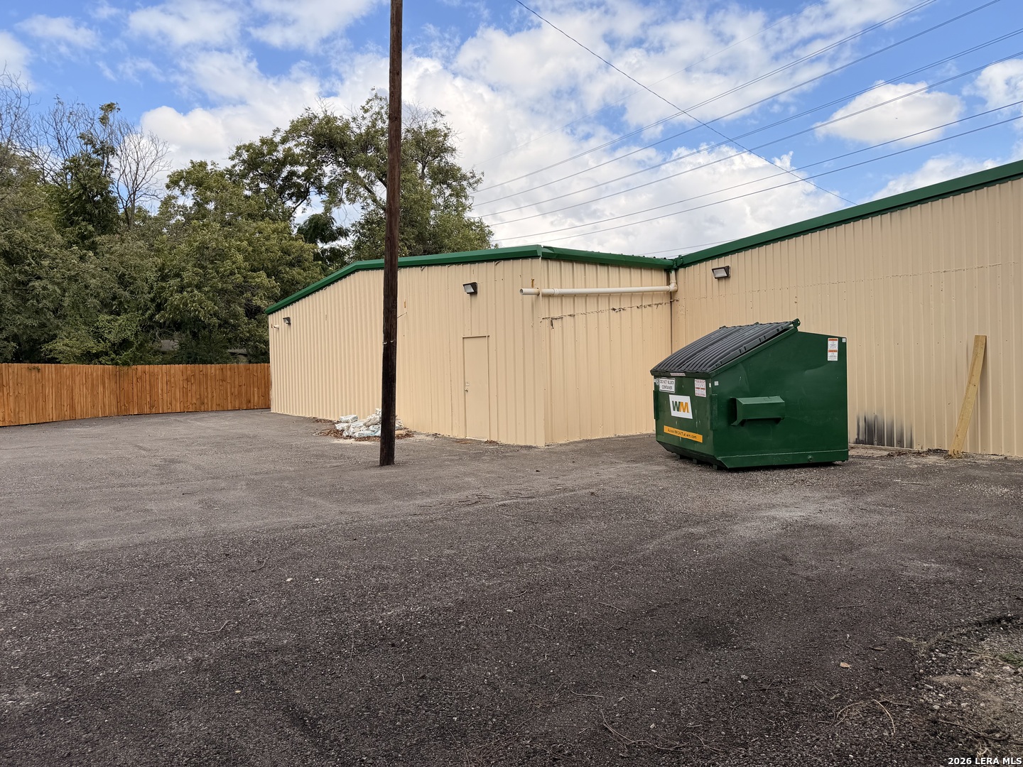 main property photo 6