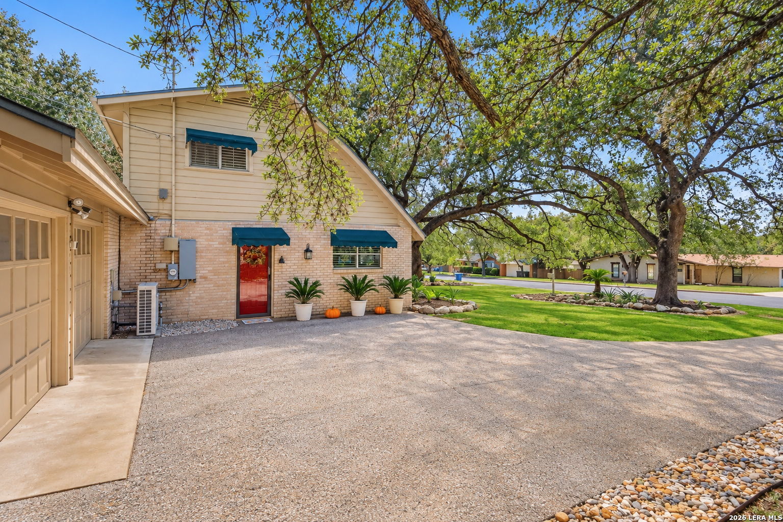 main property photo 36