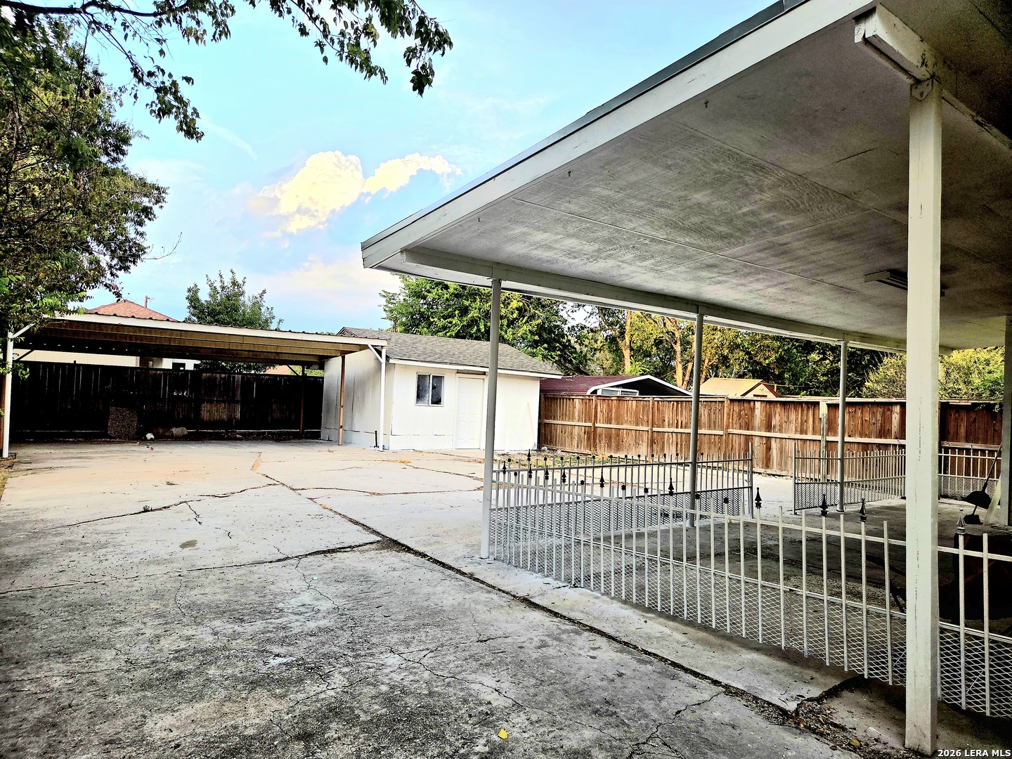 main property photo 5